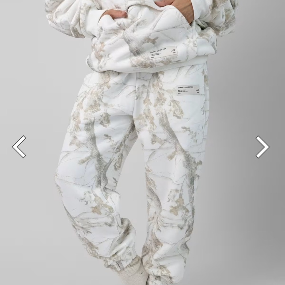 Comfrt white camo sweatpants